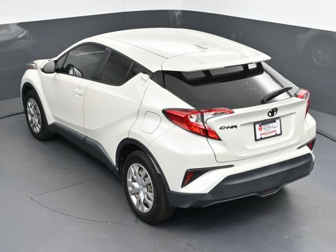 Used 2020 Toyota C-HR LE FWD image 36