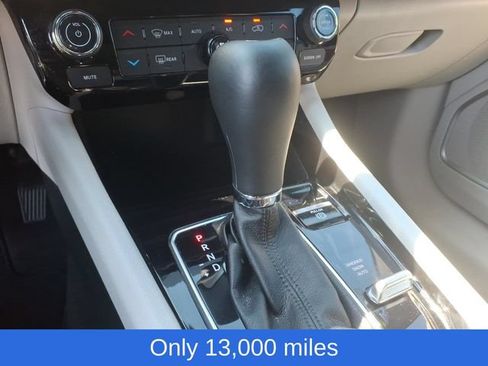 Used 2023 Jeep Compass Limited AWD/4WD image 17