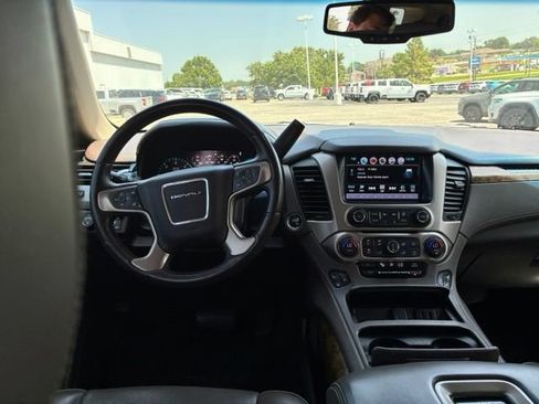 Used 2017 GMC Yukon Denali w/ Open Road Package AWD/4WD image 14