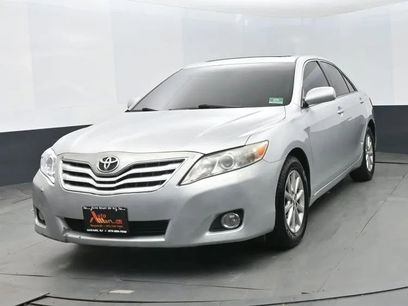 Used 2011 Toyota Camry XLE w/ SE/XLE Extra-Value Pkg