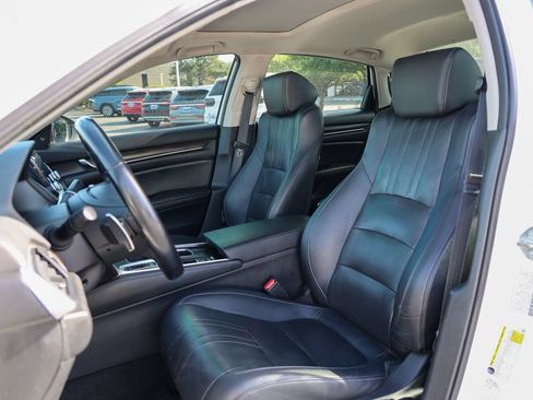 Used 2019 Honda Accord Touring image 33