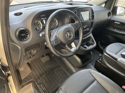 Used 2023 Mercedes-Benz Metris image 19