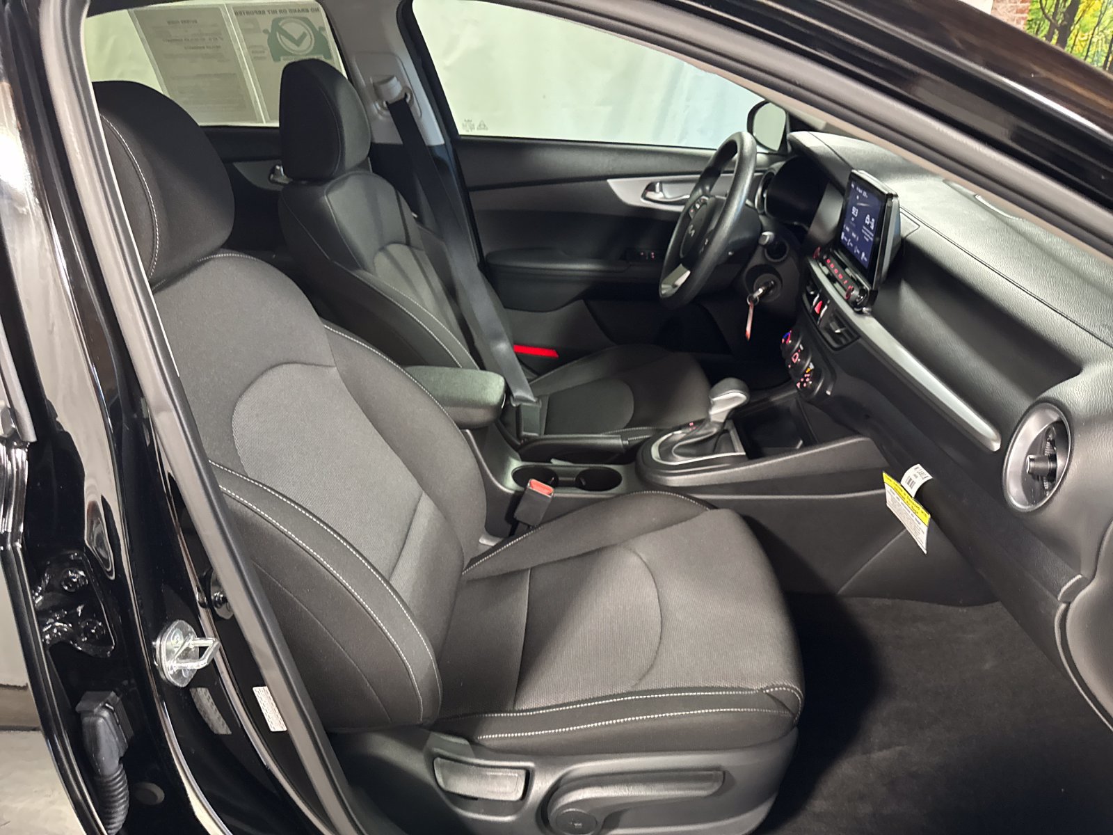 Certified 2024 Kia Forte LXS FWD image 27