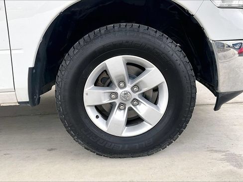 Used 2020 RAM 1500 Classic SLT AWD/4WD image 9