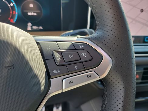 New 2026 Volkswagen Tiguan SEL R-Line AWD/4WD image 28