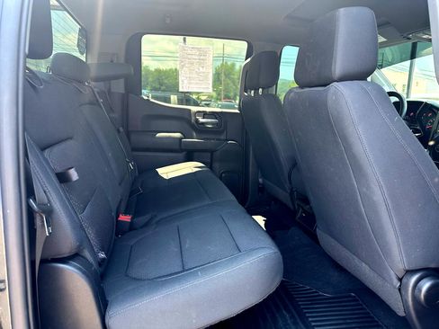 Used 2019 Chevrolet Silverado 1500 Custom w/ Custom Max Trailering Package image 9