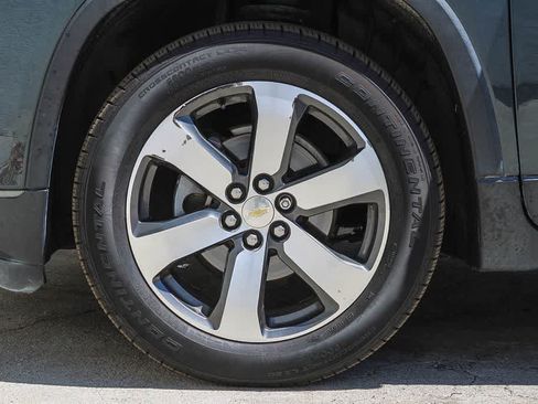 Used 2020 Chevrolet Traverse LT w/ LT Premium Package AWD/4WD image 9