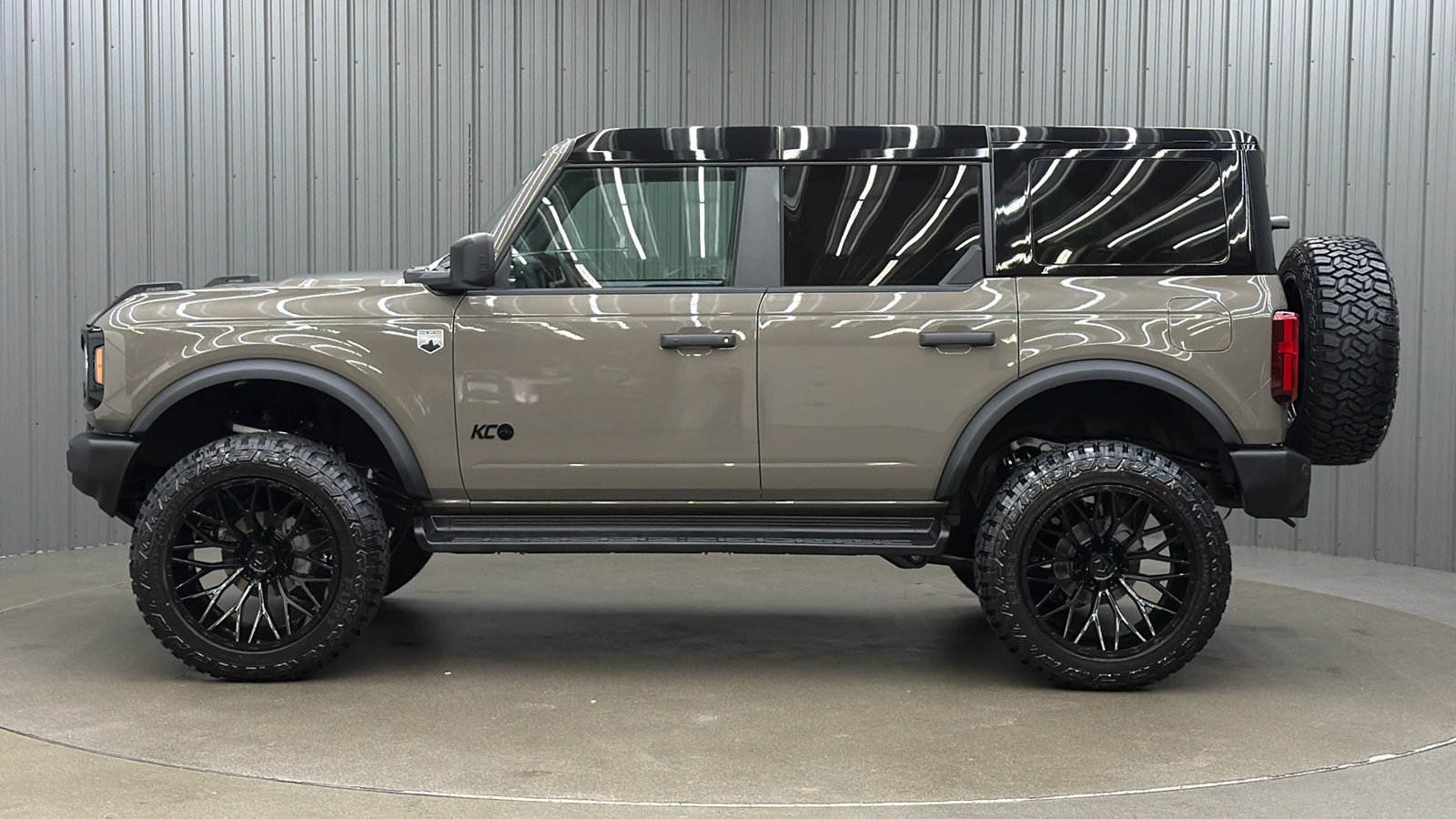 Used 2025 Ford Bronco Big Bend AWD/4WD image 2