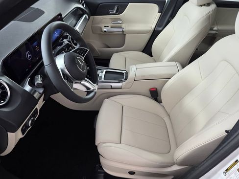 New 2026 Mercedes-Benz GLB 250 image 6