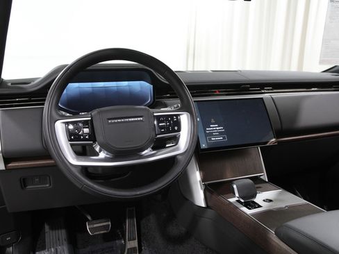 Used 2024 Land Rover Range Rover SE image 6