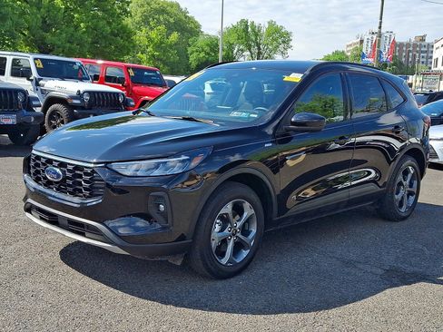 Used 2025 Ford Escape ST-Line Select AWD/4WD image 3