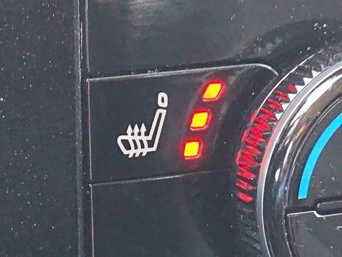 Used 2023 Nissan Pathfinder SV image 27