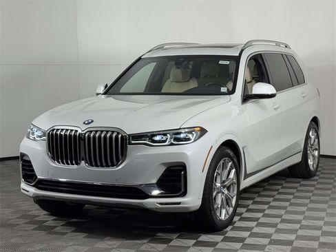 Used 2022 BMW X7 xDrive40i w/ Cold Weather Package image 7