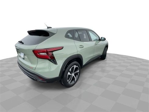 Certified 2024 Chevrolet Trax RS w/ Driver Confidence Package image 8