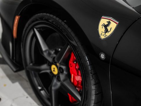 Used 2021 Ferrari F8 Tributo RWD image 12