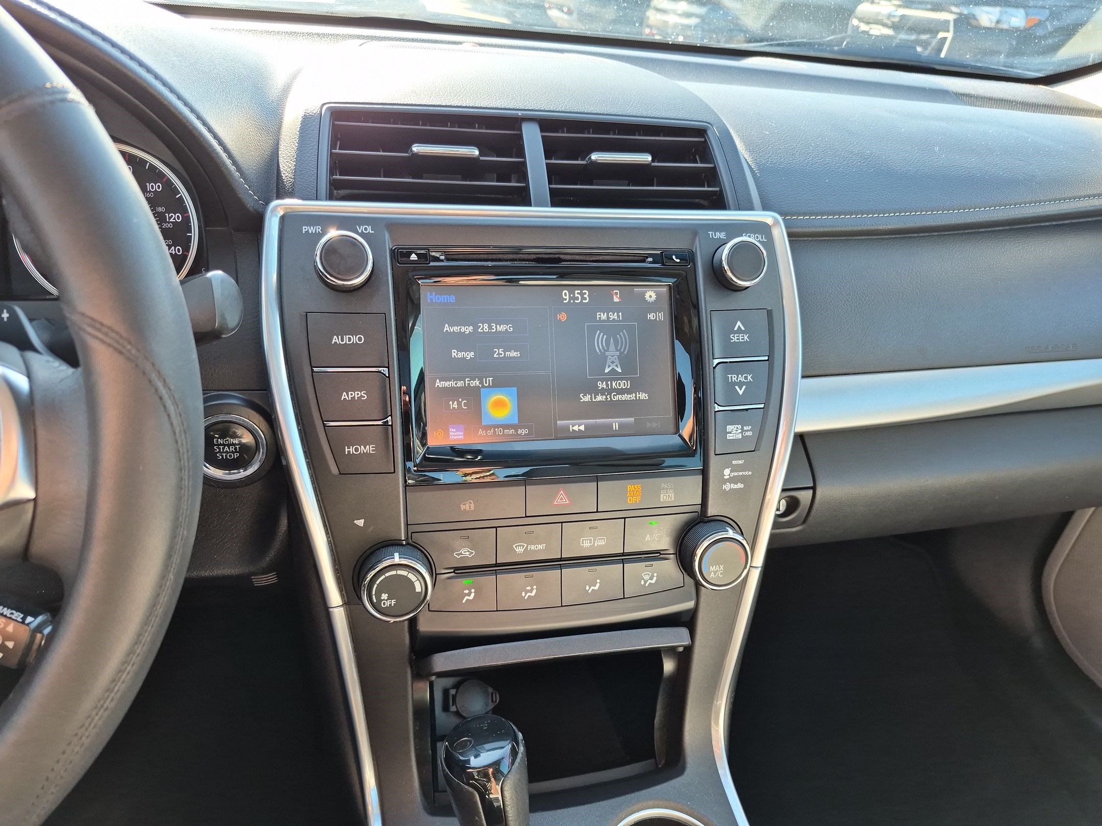 Used 2015 Toyota Camry SE w/ Moonroof Package FWD image 25