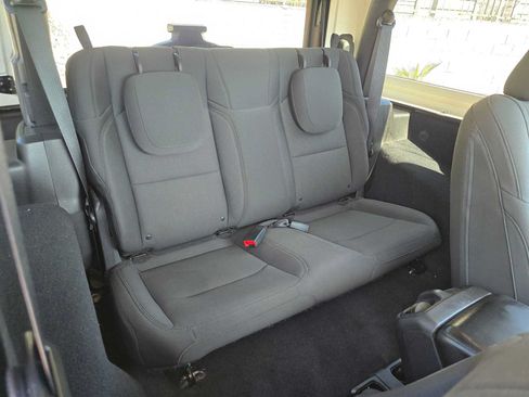 Used 2018 Jeep Wrangler Sport AWD/4WD image 13