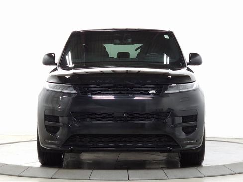 Used 2025 Land Rover Range Rover Sport Dynamic SE image 2