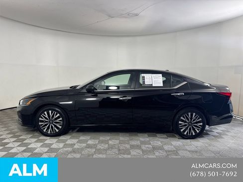 Used 2025 Nissan Altima 2.5 SV FWD image 11