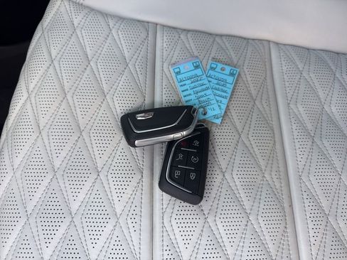 Used 2025 Cadillac Escalade Sport Platinum w/ LPO, Floor Liner Package AWD/4WD image 43