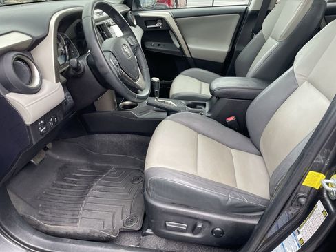 Used 2015 Toyota RAV4 Limited AWD/4WD image 9