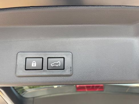 Used 2024 Subaru Ascent Premium w/ Convenience Package AWD/4WD image 19