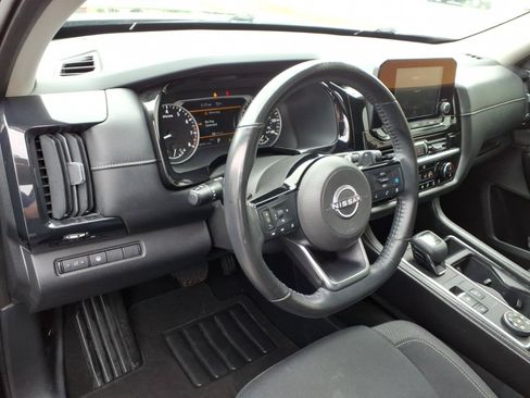 Used 2022 Nissan Pathfinder SV AWD/4WD image 8