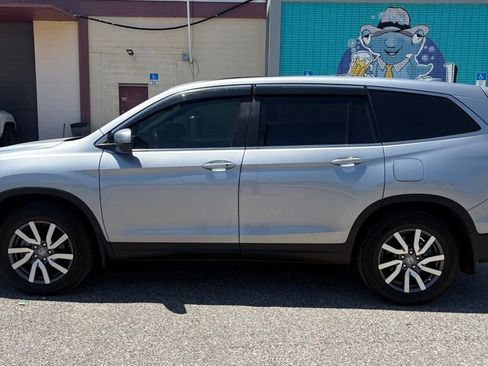 Used 2021 Honda Pilot EX image 6