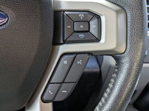 Used 2015 Ford F150 Lariat image 31