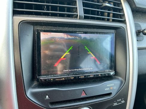 Used 2012 Ford Edge SEL FWD image 22