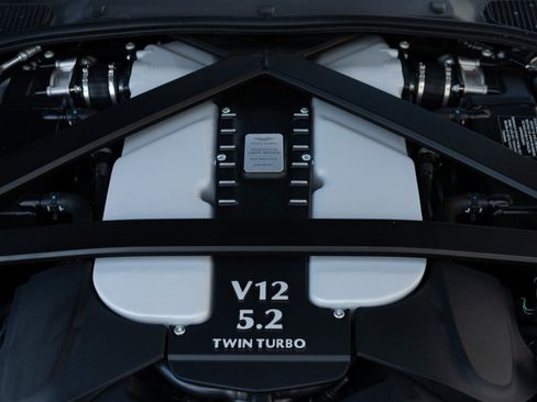 Used 2023 Aston Martin V12 Vantage Roadster RWD image 47
