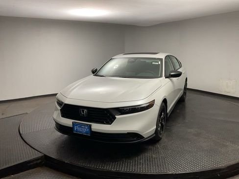 New 2025 Honda Accord SE image 3