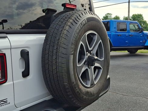 Certified 2022 Jeep Wrangler Unlimited Sport AWD/4WD image 27