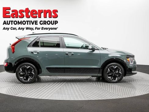 Used 2023 Kia Niro Wind w/ Wind Preserve Package FWD image 4