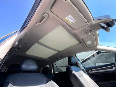 Used 2020 Volkswagen Atlas SE w/ Panoramic Sunroof Package image 14