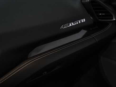Used 2018 Ferrari 488 GTB RWD image 42