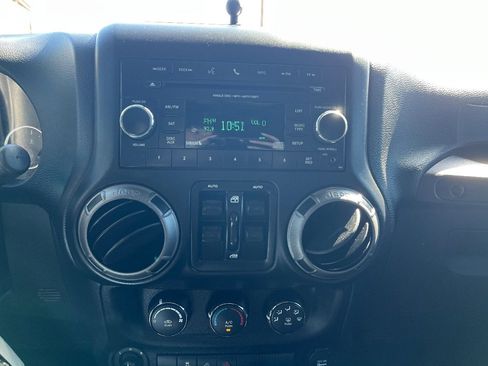 Used 2018 Jeep Wrangler Unlimited Sport S image 13