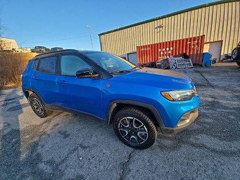 Used 2024 Jeep Compass Trailhawk image 10