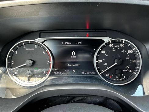 Used 2023 Nissan Rogue SV AWD/4WD image 16