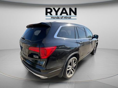Used 2017 Honda Pilot Touring image 2