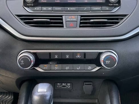 Used 2021 Nissan Altima 2.5 SR FWD image 25