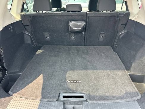 Used 2021 Nissan Rogue S FWD image 13