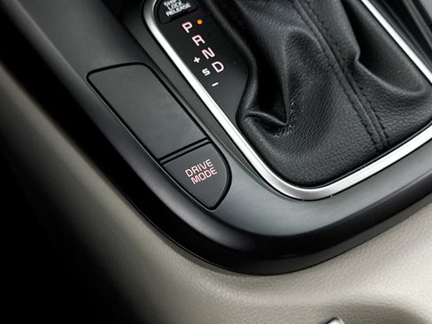 Used 2022 Kia Soul LX w/ Technology Package FWD image 5