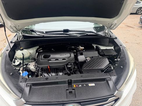 Used 2018 Hyundai Tucson Sport FWD image 16