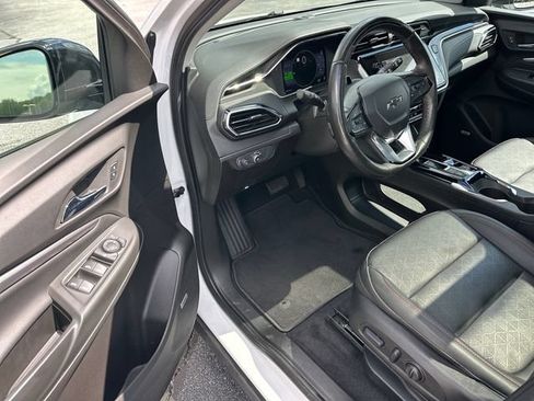 Used 2023 Chevrolet Bolt EUV Premier w/ Sun & Sound Package FWD image 12