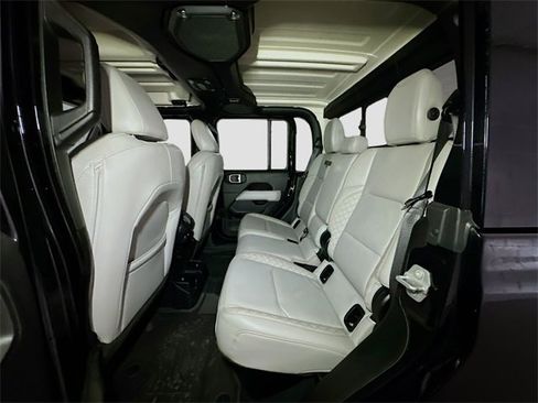 Certified 2022 Jeep Gladiator Overland image 19