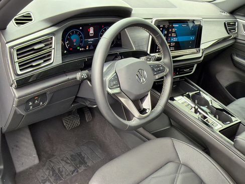 Used 2026 Volkswagen Atlas Cross Sport SE FWD image 4