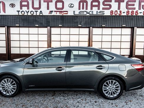 Used 2013 Toyota Avalon XLE Premium image 16