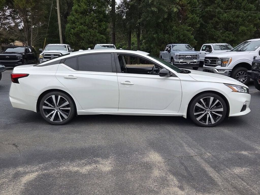 Used 2021 Nissan Altima 2.5 SR w/ SR Premium Package FWD image 17