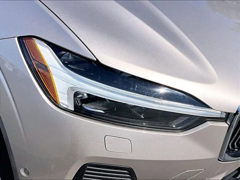 Used 2023 Volvo XC60 T8 Ultimate image 31